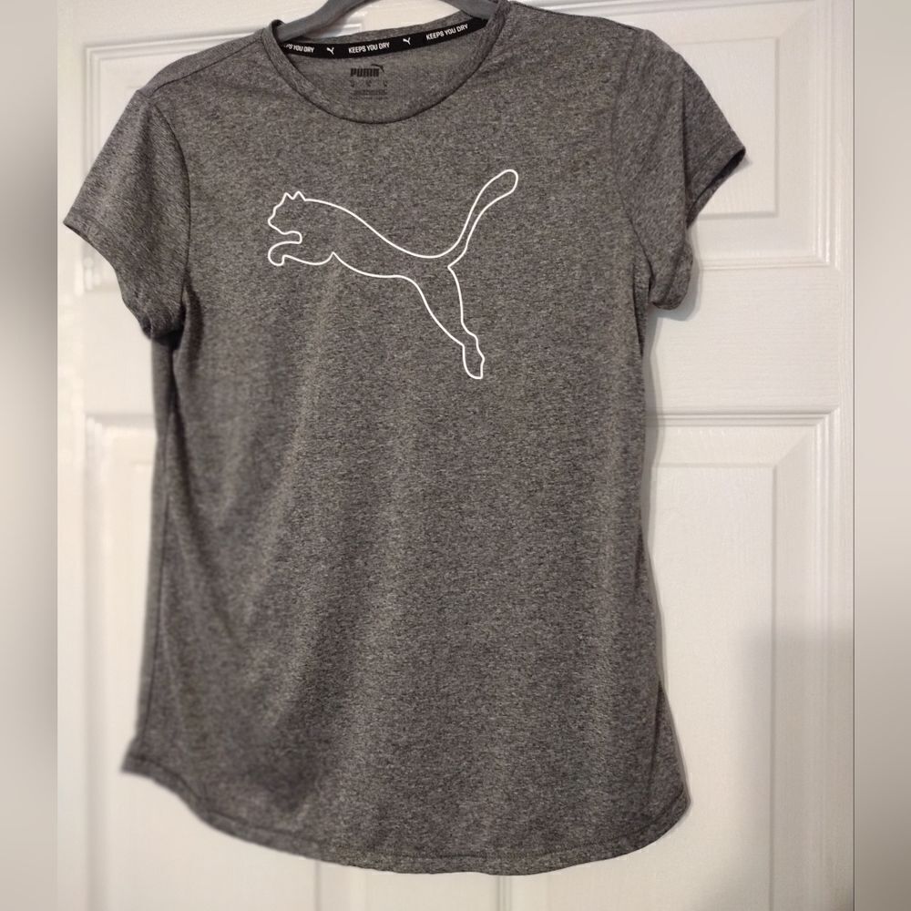 Puma workout top Size M Great Condition